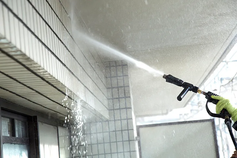 【未経験】特殊清掃・洗浄スタッフ / 正社員